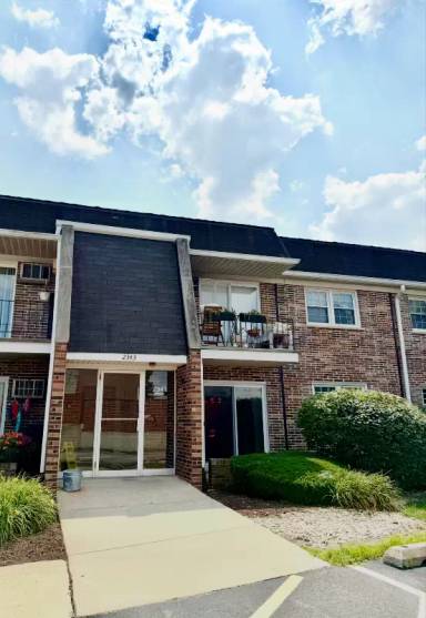 Main picture of 2343 Ogden Ave