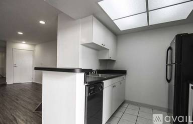 Main picture of 7917 Selma Ave