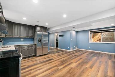 Main picture of 1844 N Crestmore Ct