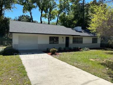 Main picture of 3400 NE 44th Pl