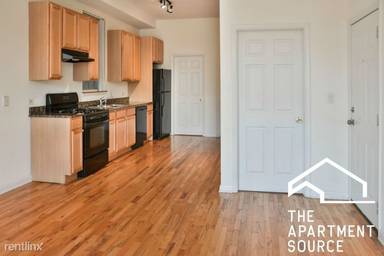 Main picture of 2636 N Halsted St