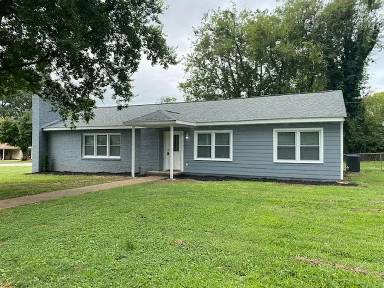 Main picture of 108 Village Dr