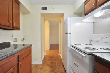 Main picture of 3300 Kabel Dr