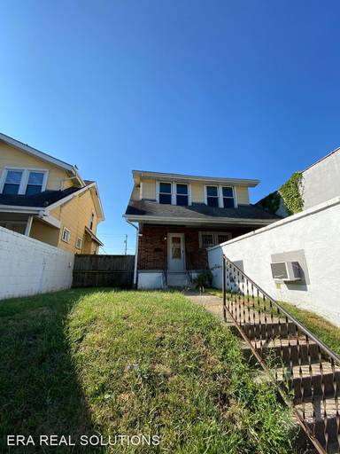 Main picture of 2719 1/2 Sullivant Ave