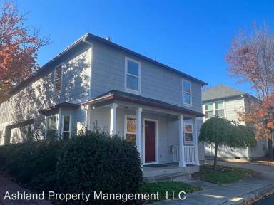 Main picture of 819 Blackberry Ln
