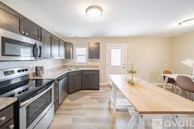Main picture of 560 Trails End