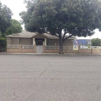 Main picture of 14711 Yorba St