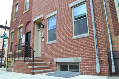 Main picture of 740 S 15th St