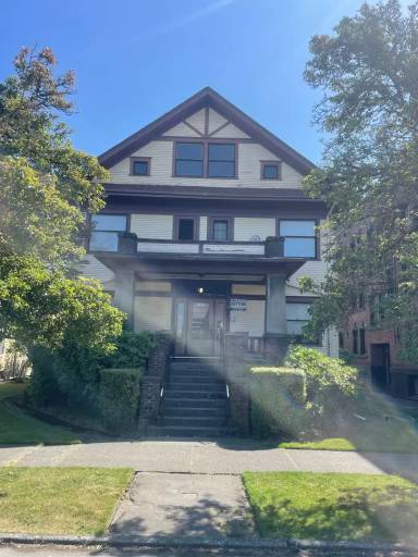 Main picture of 2325 Colby Ave