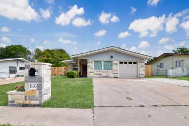 Main picture of 1506 Westover Dr