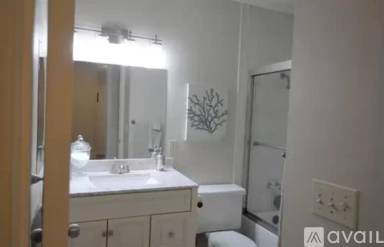 Main picture of 2562 Walnut Blvd
