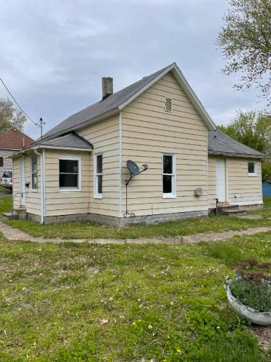 Main picture of 906 S State St