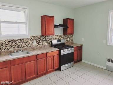 Main picture of 454 4th Ave W