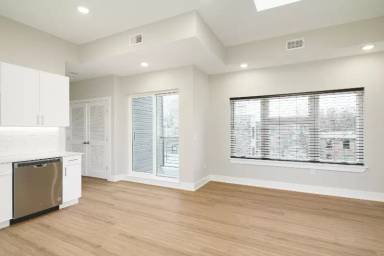 Main picture of 3915 Ridge Ave