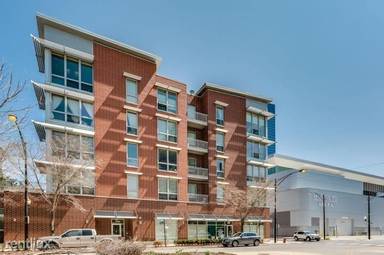 Main picture of 2035 S Indiana Ave