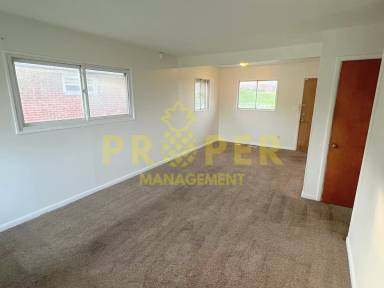 Main picture of 1515 W Stewart St