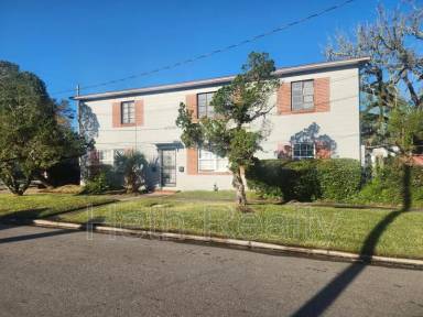 Main picture of 1235 W 5th St