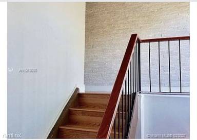 Main picture of 7039 SW 115th Pl