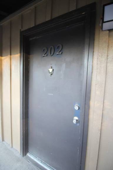 Main picture of 207 West College Street - 202