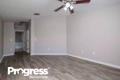 Main picture of 8133 Alamosa Wood Ave