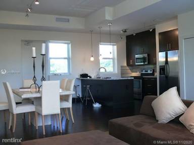 Main picture of 6789 Biscayne Blvd
