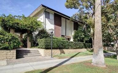 Main picture of 320 Pasadena Ave