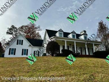 Main picture of 255 Henson Way