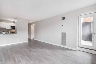 Main picture of 90 Kent St