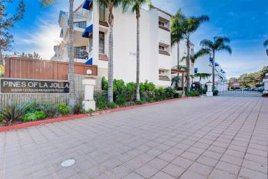 Main picture of 8338 Regents Rd
