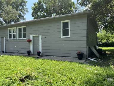 Main picture of 2216 Girard Ave