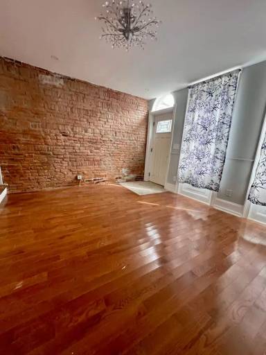 Main picture of 827 Almond St