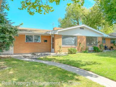 Main picture of 1723 W Park St