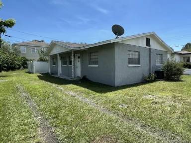 Main picture of 2526 W Carmen St