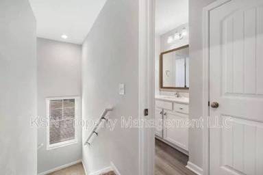 Main picture of 24 Stetson Dr