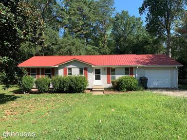 Main picture of 920 Longview Cir