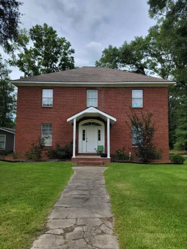 Main picture of 1621 W 7th St