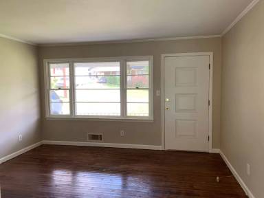 Main picture of 3240 Commodore Dr