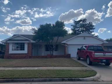 Main picture of 8605 S Victoria Dr
