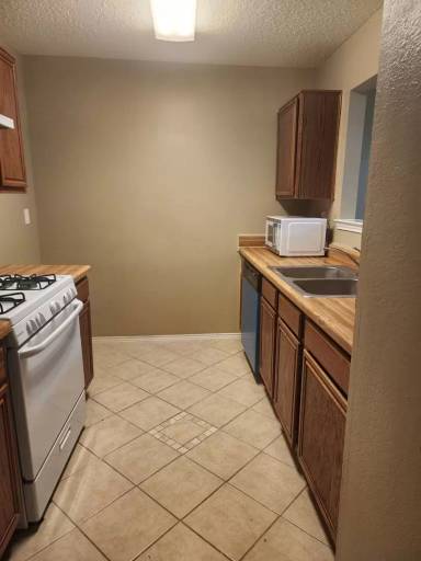 Main picture of 1717 Creekbend Dr