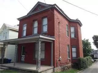 Main picture of 209 E Maxwell St