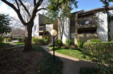 Main picture of 10047 Westpark Dr