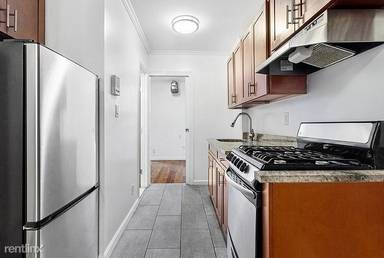 Main picture of 621 West 51st St