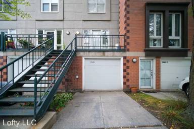 Main picture of 1441 S Plymouth Ct