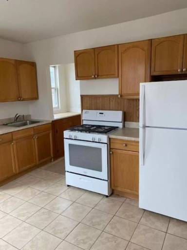 Main picture of 1387 Corbin Ave