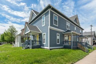 Main picture of 641 E 31st St