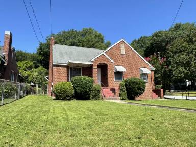 Main picture of 3425 Howard Ave