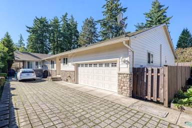 Main picture of 17146 NE Oregon St