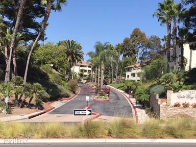 Main picture of Vista Way Village Condominiums