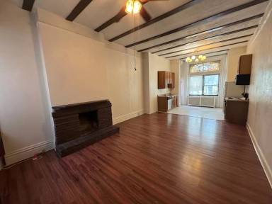 Main picture of 816 Cedar Ave