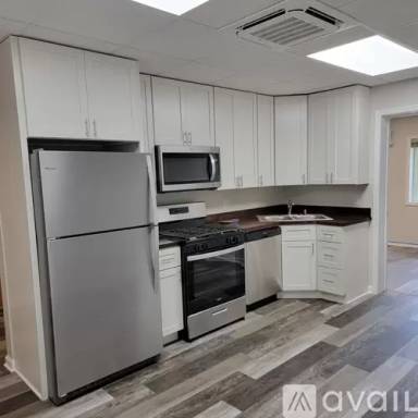 Main picture of 1035 Manchester Ave